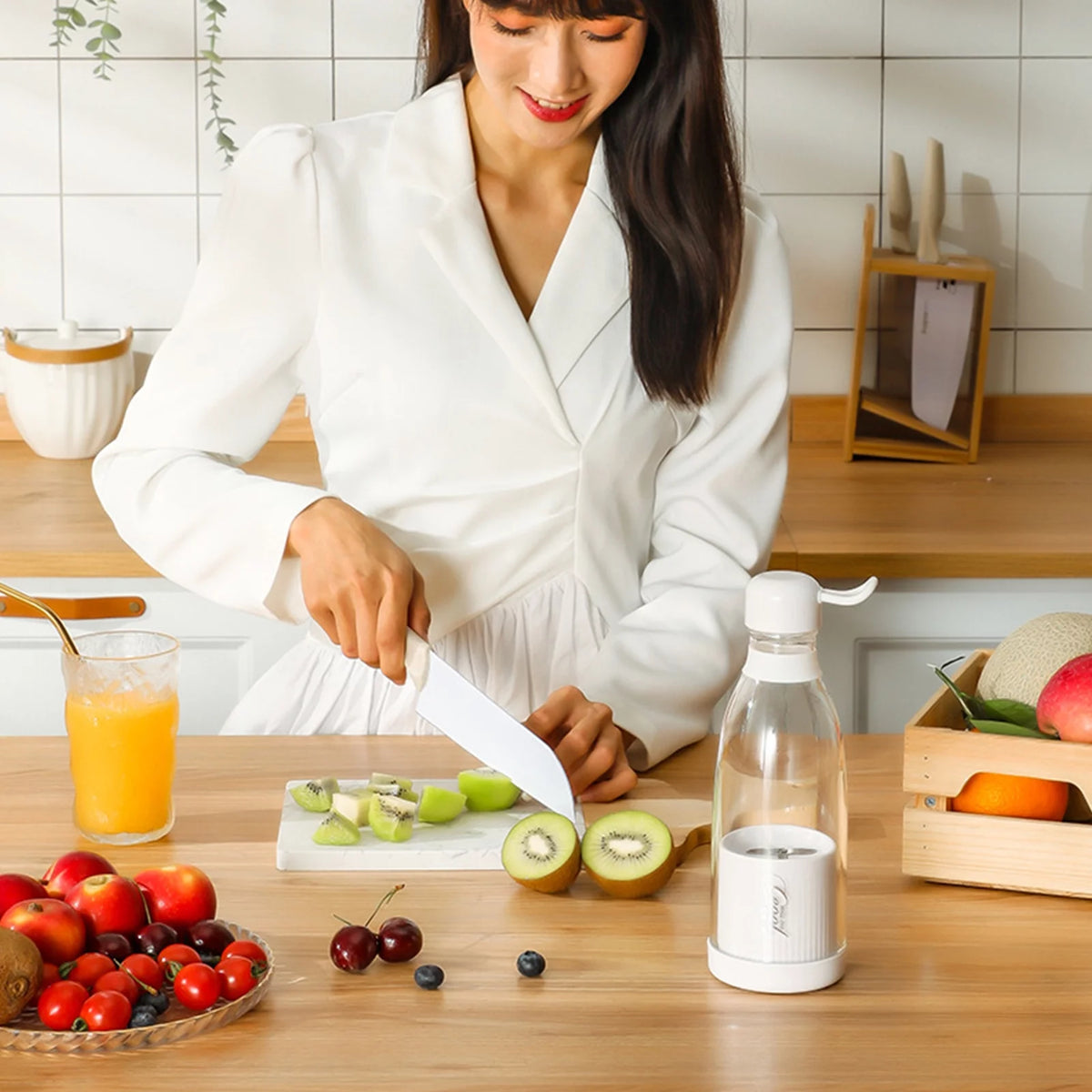 300mL Portable Electric Juicer Blender Cup E459